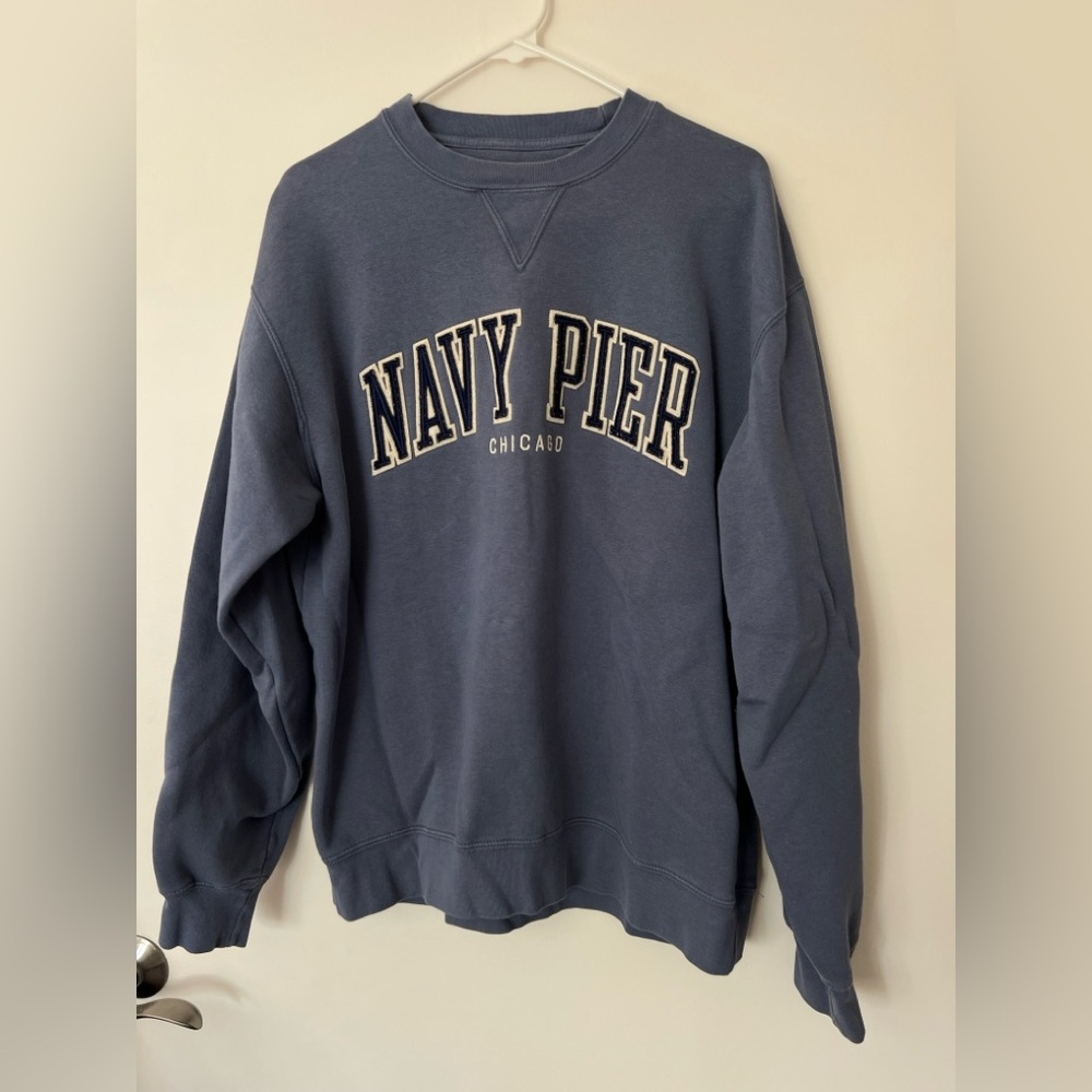 Women’s Grey Chicago Navy Pier  Sweatshirt Size Large